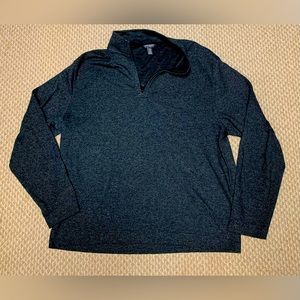 Van Heusen 3/4 zip XXL Menn’s Sweater.  Gray in color and worn once like new.